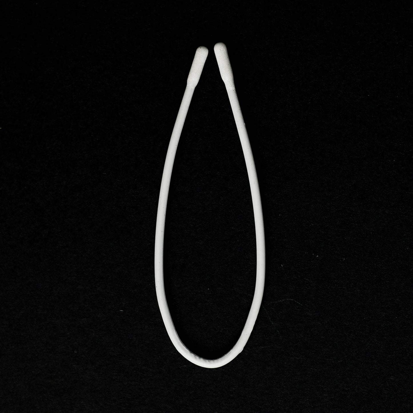70MM x 20MM NYLON-COATED OVAL SHAPED WIRE
